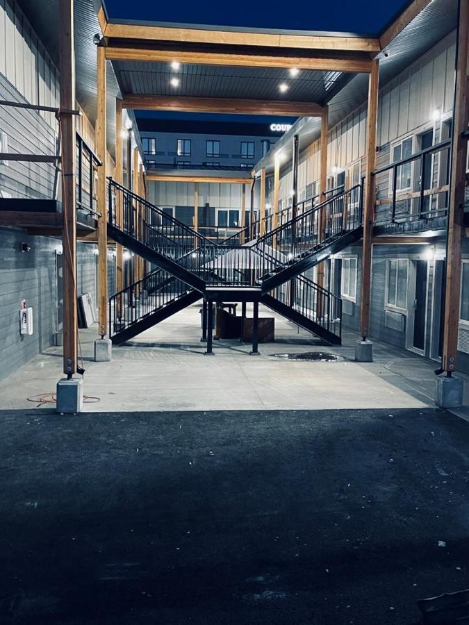 Econo Lodge Принс Джордж Екстериор снимка