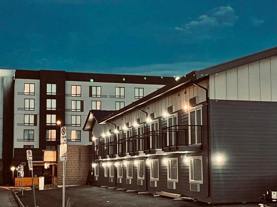 Econo Lodge Принс Джордж Екстериор снимка