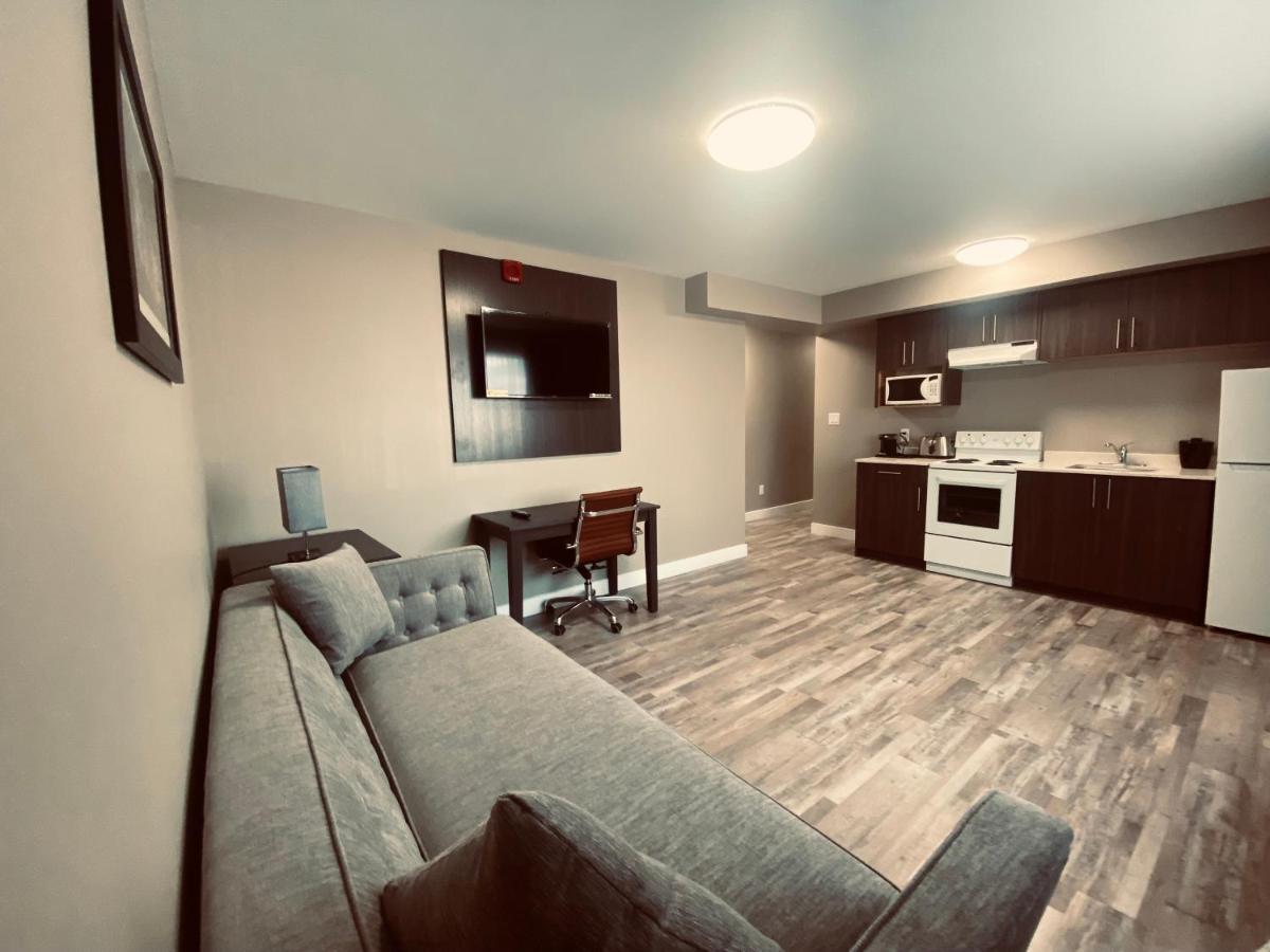 Econo Lodge Принс Джордж Екстериор снимка