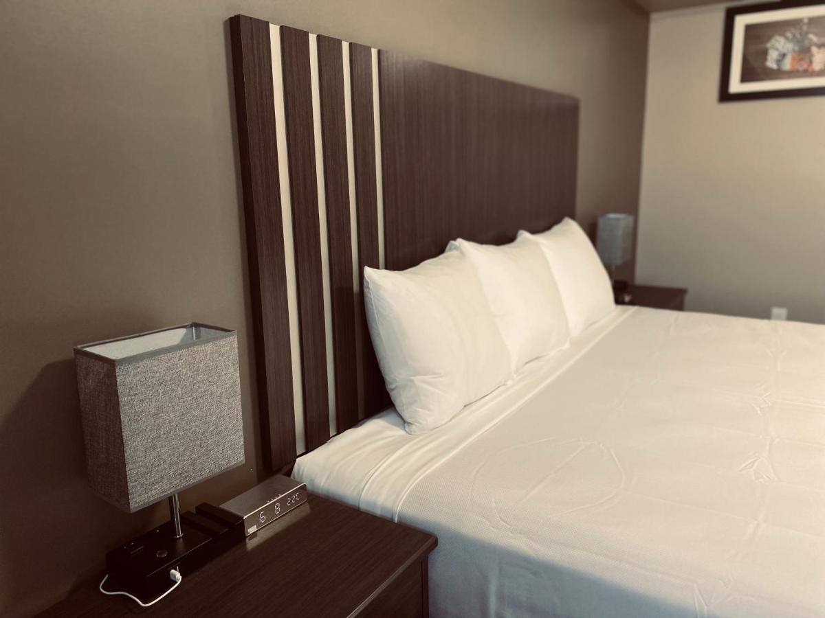 Econo Lodge Принс Джордж Екстериор снимка