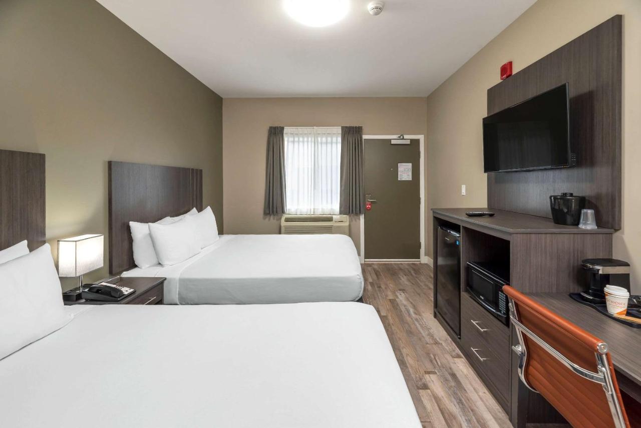 Econo Lodge Принс Джордж Екстериор снимка