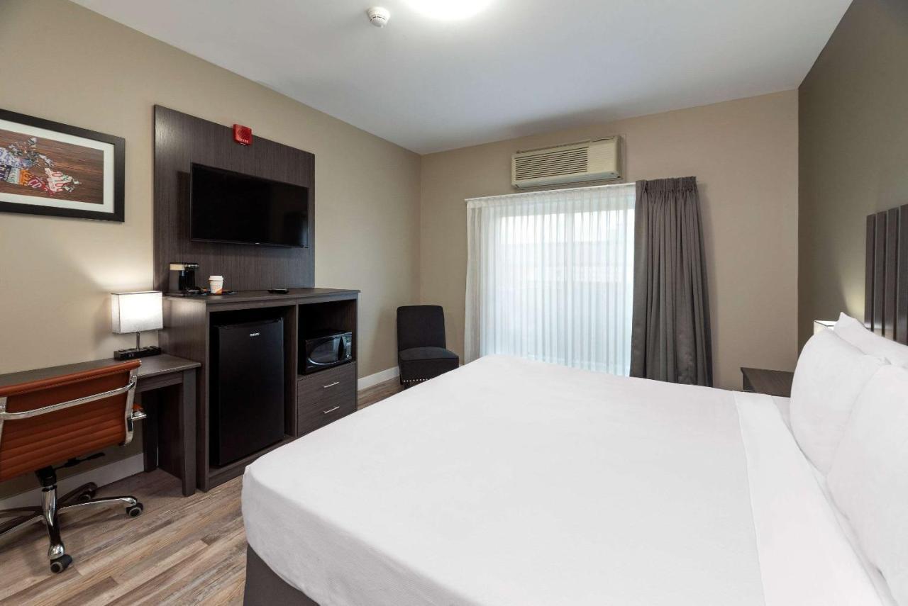 Econo Lodge Принс Джордж Екстериор снимка