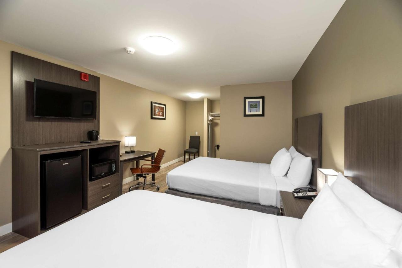 Econo Lodge Принс Джордж Екстериор снимка